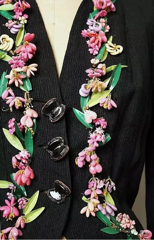 BBB  超现实主义服装设计师——Elsa Schiaparelli679.png