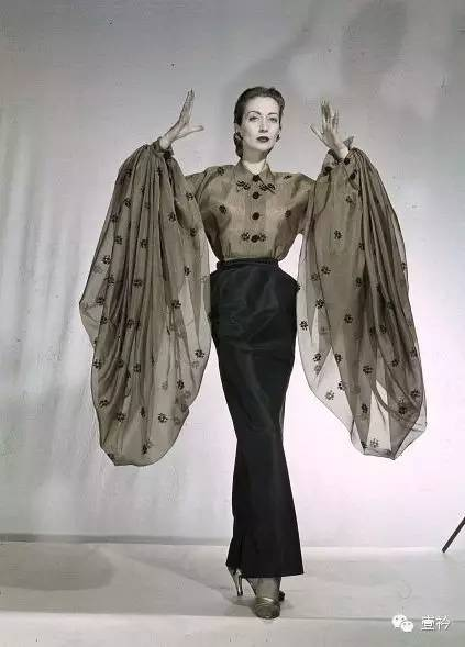 BBB  超现实主义服装设计师——Elsa Schiaparelli790.png