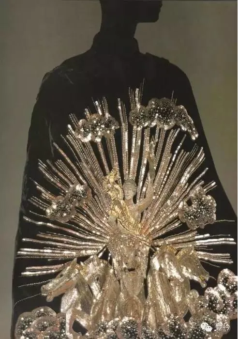 BBB  超现实主义服装设计师——Elsa Schiaparelli941.png