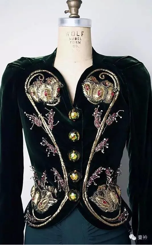 BBB  超现实主义服装设计师——Elsa Schiaparelli1064.png