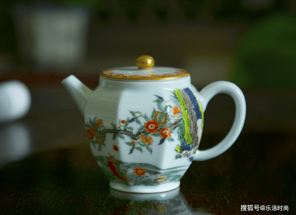 BBB  景德镇陶瓷艺术大师作品赏析 1652.png