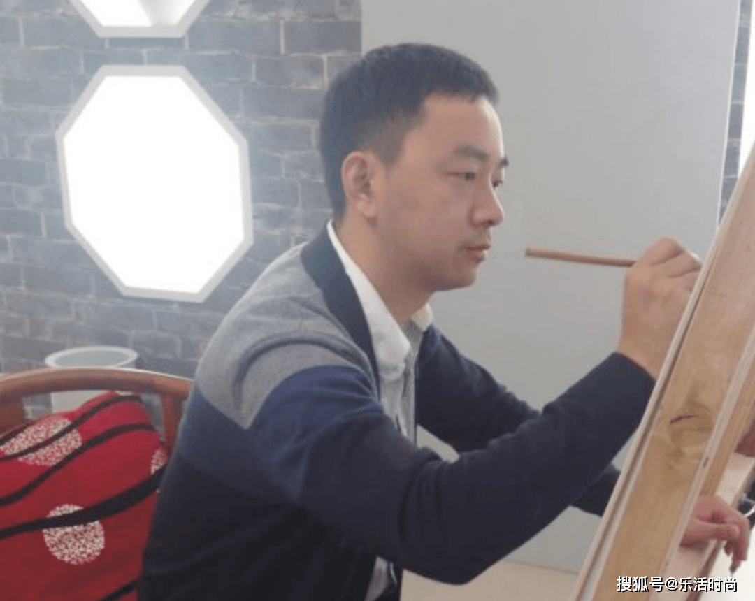 BBB  景德镇陶瓷艺术大师作品赏析 2890.png